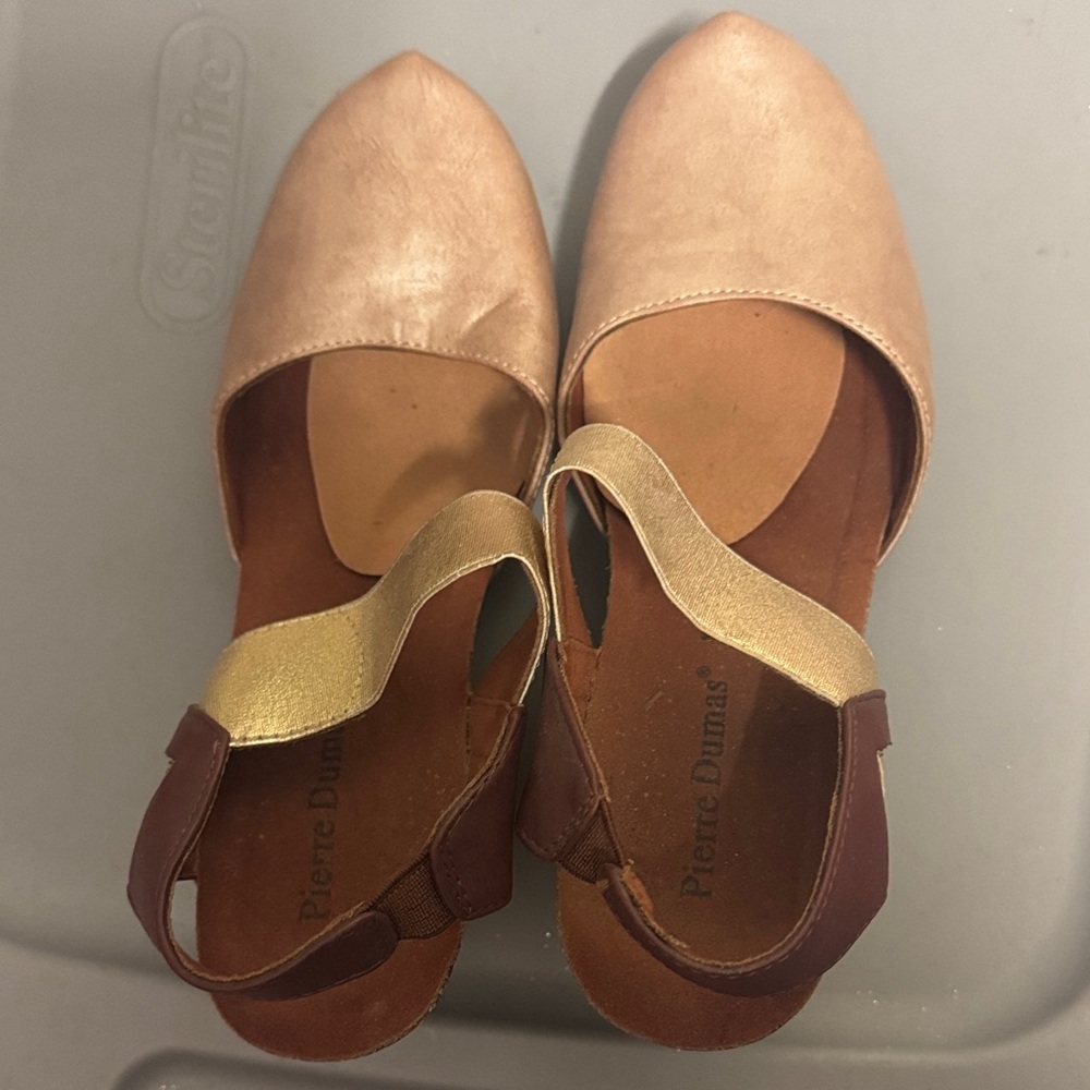 Pierre Dumas Women's Gold and Tan Loafers